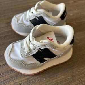 Baby Walker New Balance Sneakers size 4